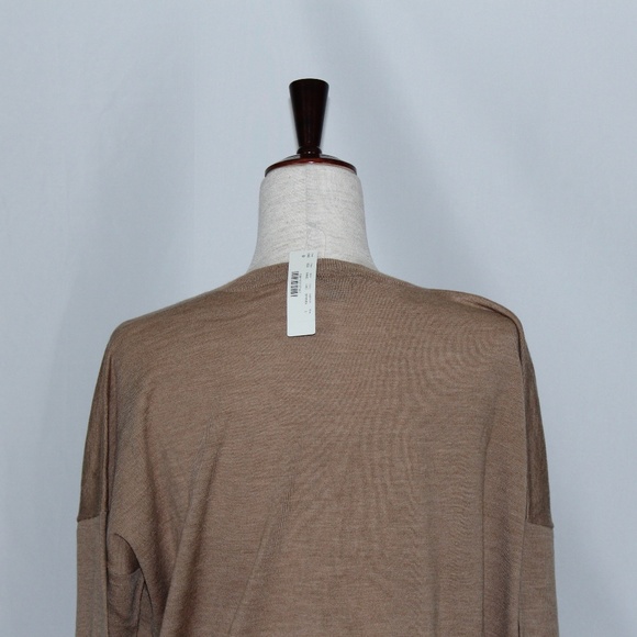 NWT J.Crew Merino V-neck Boyfriend Sweater - Picture 2 of 2
